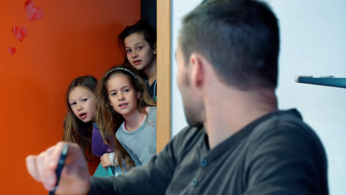 Mehr über den Artikel erfahren Bratsch – Ein Dorf macht Schule