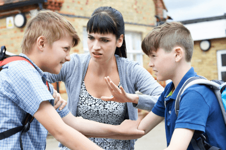 Mehr über den Artikel erfahren Zerstrittene Eltern – befreundete Kids